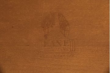 アメリカヴィンテージ　LANE(レーン)　スタイリッシュな佇まいがお洒落なお部屋づくりに活躍するセンターテーブル(コーヒーテーブル、ビンテージ)(R-050311)