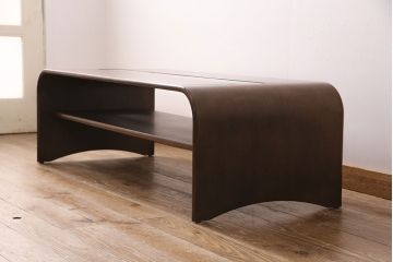 中古　美品　カリモク家具(karimoku)　モダンなデザインがお洒落な空間づくりに活躍するセンターテーブル(リビングテーブル、ローテーブル)(R-050313)