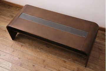 中古　美品　カリモク家具(karimoku)　モダンなデザインがお洒落な空間づくりに活躍するセンターテーブル(リビングテーブル、ローテーブル)(R-050313)