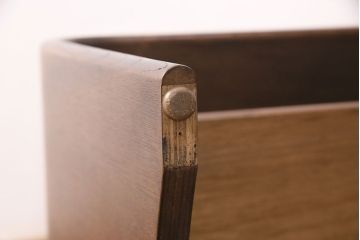 中古　美品　カリモク家具(karimoku)　モダンなデザインがお洒落な空間づくりに活躍するセンターテーブル(リビングテーブル、ローテーブル)(R-050313)