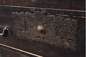 和製アンティーク　前面栗材　明治大正期の古い最上箪笥(衣装箪笥、時代箪笥、引き出し)(R-050320)