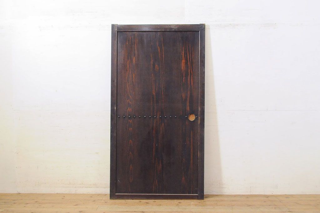 和製アンティーク　江戸明治期につくられた味わい深い板戸1枚(帯戸、建具、引き戸)(R-050324)