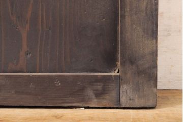 和製アンティーク　江戸明治期につくられた味わい深い板戸1枚(帯戸、建具、引き戸)(R-050324)