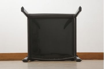 中古　イタリア　Enrico Pellizzoni(エンリコペリッツォーニ)　モダンでスタイリッシュな空間づくりにおすすめのダークカラーの本革チェア(椅子)(R-050329)