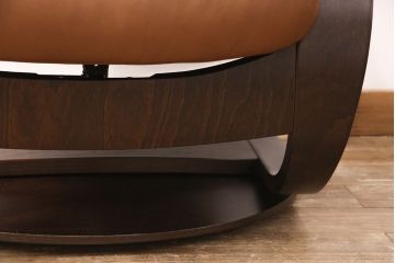 中古　美品　牛本革　ノルウェー　Hjellegjerde(イエリアーダ社)　ノーザンコンフォート　優雅なくつろぎの時間におすすめのリクライニングチェア&オットマン(椅子、アームチェア、フットスツール)(エコーネス、EKORNES、ストレスレスチェア)(定価約31万円)(R-050330)