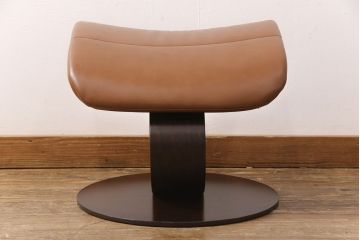 中古　美品　牛本革　ノルウェー　Hjellegjerde(イエリアーダ社)　ノーザンコンフォート　優雅なくつろぎの時間におすすめのリクライニングチェア&オットマン(椅子、アームチェア、フットスツール)(エコーネス、EKORNES、ストレスレスチェア)(定価約31万円)(R-050330)