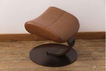 中古　美品　牛本革　ノルウェー　Hjellegjerde(イエリアーダ社)　ノーザンコンフォート　優雅なくつろぎの時間におすすめのリクライニングチェア&オットマン(椅子、アームチェア、フットスツール)(エコーネス、EKORNES、ストレスレスチェア)(定価約31万円)(R-050330)