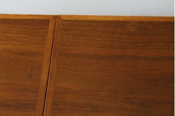 北欧ヴィンテージ　チーク材　珍しいデザインで使い勝手の良いバタフライテーブル　(R-050331)