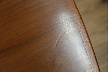 北欧ヴィンテージ　チーク材　珍しいデザインで使い勝手の良いバタフライテーブル　(R-050331)
