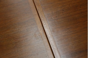北欧ヴィンテージ　チーク材　珍しいデザインで使い勝手の良いバタフライテーブル　(R-050331)