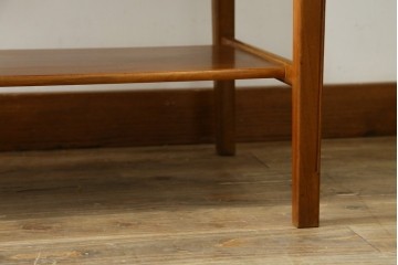 北欧ヴィンテージ　チーク材　珍しいデザインで使い勝手の良いバタフライテーブル　(R-050331)