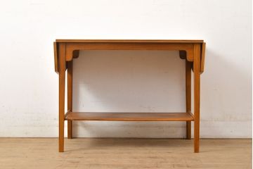 ビンテージ家具　北欧ヴィンテージ　チーク材　珍しいデザインが使い勝手の良いバタフライテーブル(サイドテーブル、オケージョナルテーブル)(R-050331)