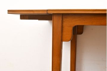 ビンテージ家具　北欧ヴィンテージ　チーク材　珍しいデザインが使い勝手の良いバタフライテーブル(サイドテーブル、オケージョナルテーブル)(R-050331)