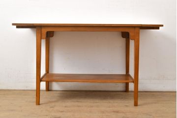 ビンテージ家具　北欧ヴィンテージ　チーク材　珍しいデザインが使い勝手の良いバタフライテーブル(サイドテーブル、オケージョナルテーブル)(R-050331)