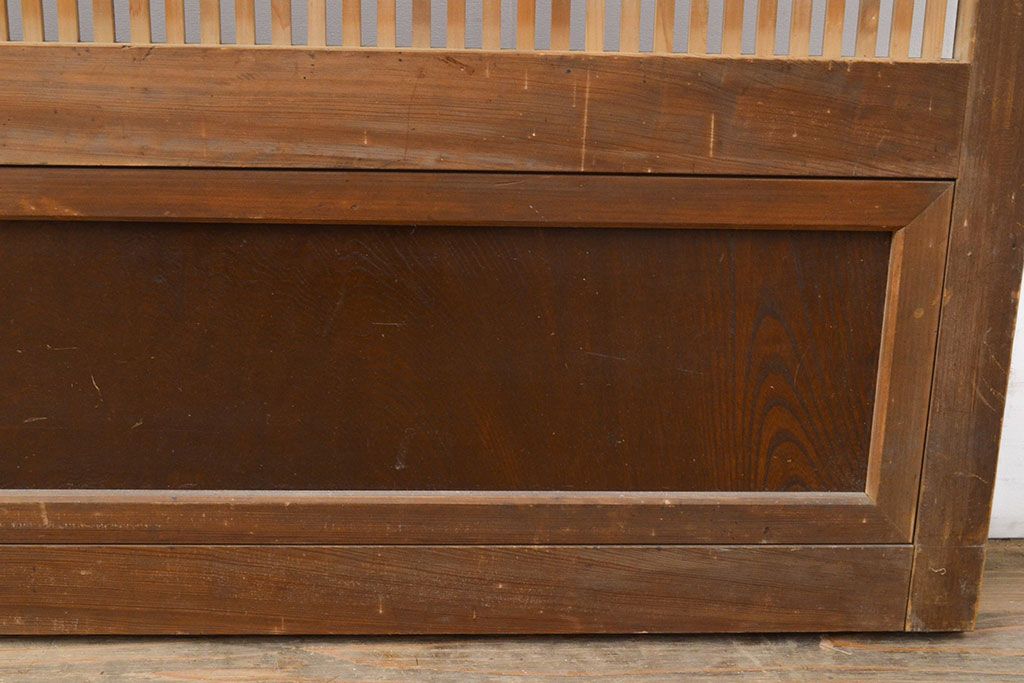 アンティーク建具　腰板のケヤキ材がアクセントになった格子戸1枚(引き戸)(R-050338)