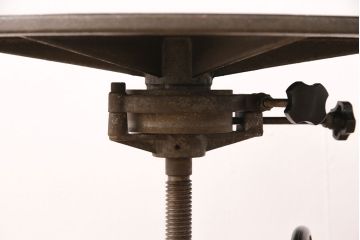 ヴィンテージ家具　インダストリアルスタイルの空間づくりに活躍するサイドテーブル(コーヒーテーブル、ラウンドテーブル、ビンテージ)(R-050342)