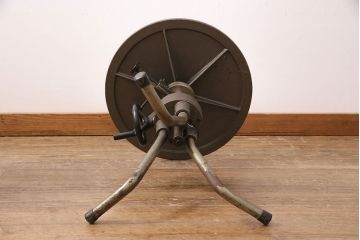 ヴィンテージ家具　インダストリアルスタイルの空間づくりに活躍するサイドテーブル(コーヒーテーブル、ラウンドテーブル、ビンテージ)(R-050342)