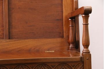 中古　カリン材製　高級家具　いろいろな使い方を楽しめる、便利なモンクスベンチ(ブランケットボックス、テーブル、サイドボード、花梨材)(R-050345)