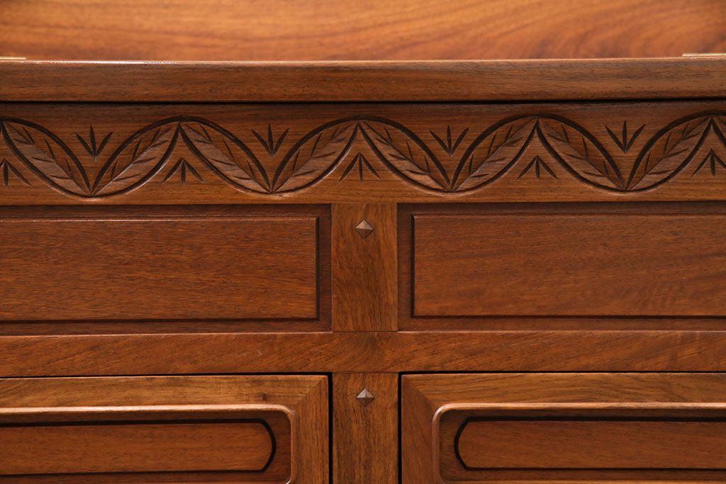 中古　カリン材製　高級家具　いろいろな使い方を楽しめる、便利なモンクスベンチ(ブランケットボックス、テーブル、サイドボード、花梨材)(R-050345)