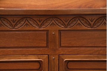 中古　カリン材製　高級家具　いろいろな使い方を楽しめる、便利なモンクスベンチ(ブランケットボックス、テーブル、サイドボード、花梨材)(R-050345)