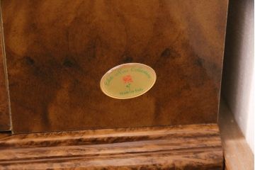 中古　美品　イタリア輸入家具　Eddi Rose(エディローズ)　ヨーロッパ調の華豪華な雰囲気づくりにぴったりなサイドボード(収納棚、戸棚、キャビネット)(R-050347)