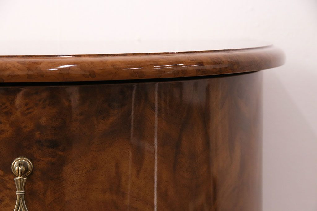 中古　美品　イタリア輸入家具　Eddi Rose(エディローズ)　ヨーロッパ調の華豪華な雰囲気づくりにぴったりなサイドボード(収納棚、戸棚、キャビネット)(R-050347)