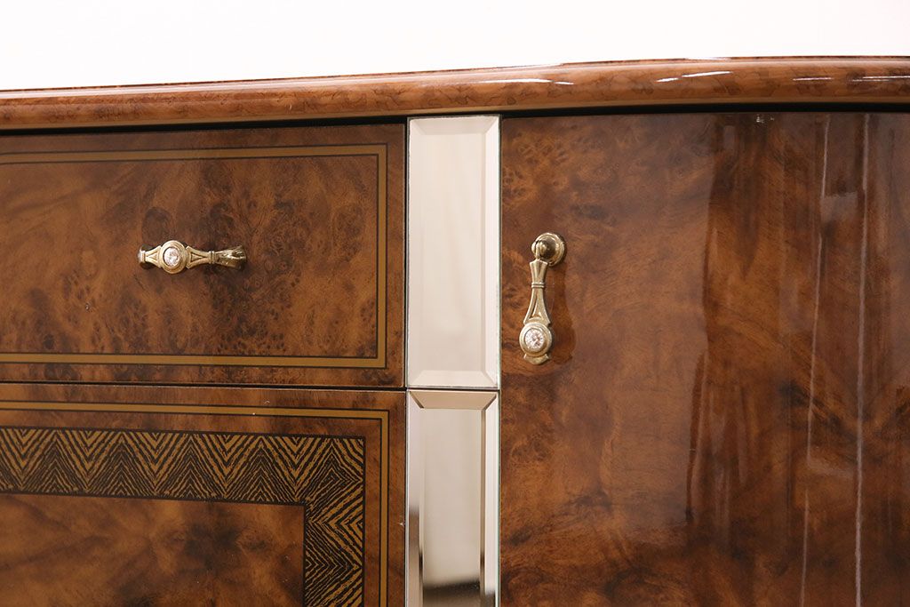 中古　美品　イタリア輸入家具　Eddi Rose(エディローズ)　ヨーロッパ調の華豪華な雰囲気づくりにぴったりなサイドボード(収納棚、戸棚、キャビネット)(R-050347)