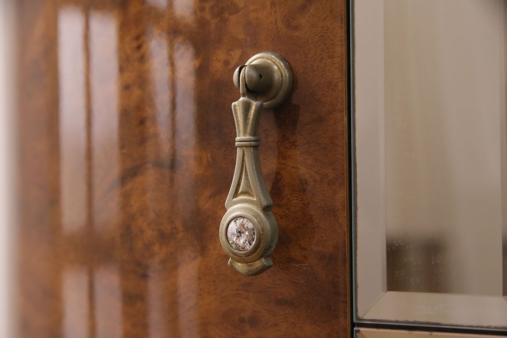 中古　美品　イタリア輸入家具　Eddi Rose(エディローズ)　ヨーロッパ調の華豪華な雰囲気づくりにぴったりなサイドボード(収納棚、戸棚、キャビネット)(R-050347)