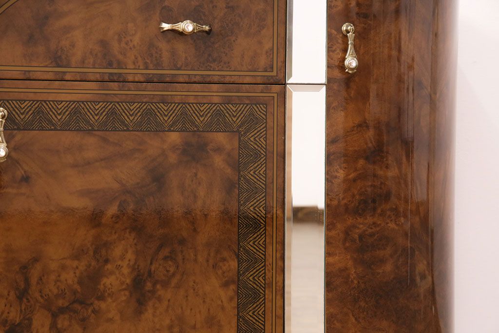 中古　美品　イタリア輸入家具　Eddi Rose(エディローズ)　ヨーロッパ調の華豪華な雰囲気づくりにぴったりなサイドボード(収納棚、戸棚、キャビネット)(R-050347)