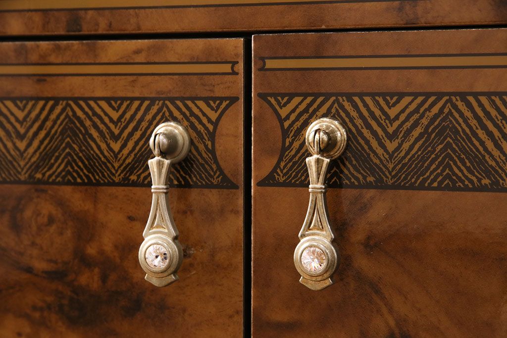 中古　美品　イタリア輸入家具　Eddi Rose(エディローズ)　ヨーロッパ調の華豪華な雰囲気づくりにぴったりなサイドボード(収納棚、戸棚、キャビネット)(R-050347)