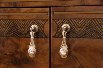 中古　美品　イタリア輸入家具　Eddi Rose(エディローズ)　ヨーロッパ調の華豪華な雰囲気づくりにぴったりなサイドボード(収納棚、戸棚、キャビネット)(R-050347)