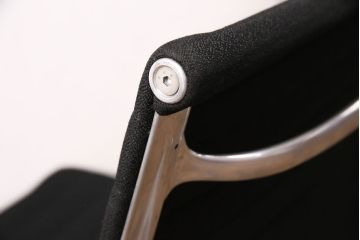 中古　美品　Hermanmiller(ハーマンミラー社)　イームズアルミナムグループ　サイドチェア(定価約19万円)(オフィスチェア、椅子)(R-050356)