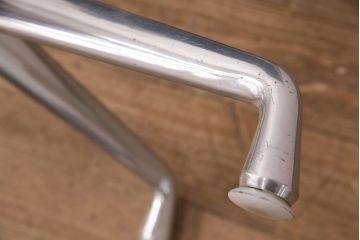 中古　美品　Hermanmiller(ハーマンミラー社)　イームズアルミナムグループ　サイドチェア(定価約19万円)(オフィスチェア、椅子)(R-050356)