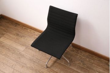 中古　美品　Hermanmiller(ハーマンミラー社)　イームズアルミナムグループ　サイドチェア(定価約19万円)(オフィスチェア、椅子)(R-050357)