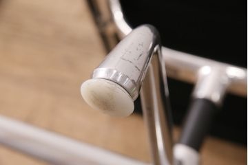 中古　美品　Hermanmiller(ハーマンミラー社)　イームズアルミナムグループ　サイドチェア(定価約19万円)(オフィスチェア、椅子)(R-050357)