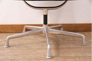 中古　美品　Hermanmiller(ハーマンミラー社)　イームズアルミナムグループ　サイドチェア(定価約19万円)(オフィスチェア、椅子)(R-050358)