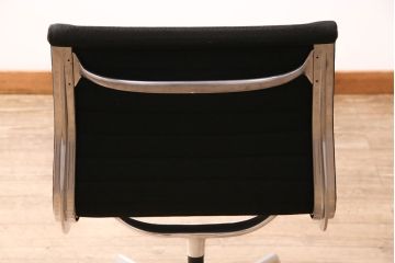 中古　美品　Hermanmiller(ハーマンミラー社)　イームズアルミナムグループ　サイドチェア(定価約19万円)(オフィスチェア、椅子)(R-050359)