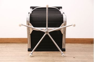 中古　美品　Hermanmiller(ハーマンミラー社)　イームズアルミナムグループ　サイドチェア(定価約19万円)(オフィスチェア、椅子)(R-050359)