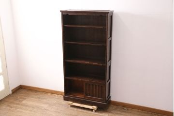 中古　北海道民芸家具　シンプルながらもクラシカルな雰囲気漂う本棚(ブックシェルフ、飾り棚、収納棚)(定価約22万円)(R-050364)
