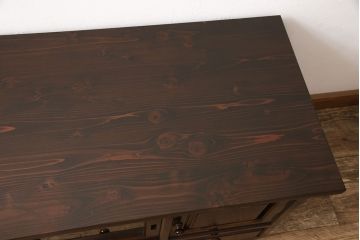 中古　美品　松本民芸家具　当店リメイク　和と洋どちらの空間にも取り入れやすいローボード(収納棚、戸棚、サイドボード、テレビ台、テレビボード)(R-050365)