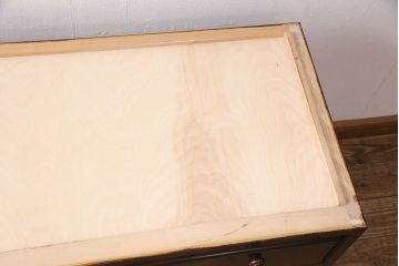中古　美品　松本民芸家具　天板・脚(台輪)付きリメイク　シックな佇まいが魅力!落ち着きのある空間づくりにおすすめのローチェスト(サイドチェスト、引き出し)(R-050366)