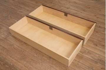 中古　北海道民芸家具　天板リメイク　和にも洋にもマッチするシックな雰囲気のローチェスト(引き出し、テレビボード、ローボード、テレビ台)(R-050368)