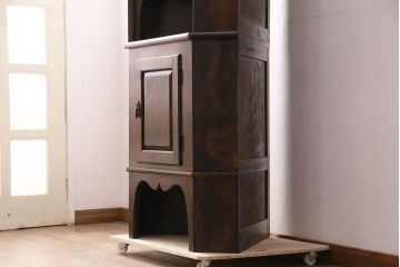 中古　民芸家具　松本民芸家具　B型隅棚(コーナーキャビネット、収納棚、戸棚、飾り棚、ラック)(定価約90万円)(R-050379)
