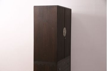 中古　美品　伝統工芸士・石川鬼千作　衣装盆付き・かくし付き　品の良さを感じさせる加茂総桐箪笥(並厚、四方丸)(総桐たんす、総桐箪笥、和タンス、衣装箪笥、着物箪笥)(R-050381)