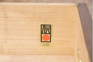 中古　美品　伝統工芸士・石川鬼千作　衣装盆付き・かくし付き　品の良さを感じさせる加茂総桐箪笥(並厚、四方丸)(総桐たんす、総桐箪笥、和タンス、衣装箪笥、着物箪笥)(R-050381)