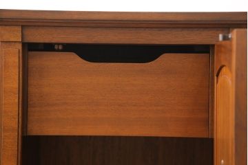 中古　美品　DREXEL HERITAGE(ドレクセルヘリテイジ)　Triune(トライユン)　クラシカルな佇まいのサイドボード(キャビネット、リビングボード)(定価約54万円)(R-050390)