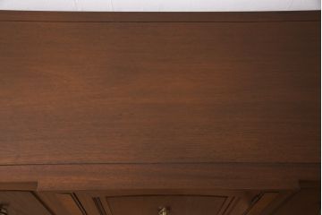 中古　美品　DREXEL HERITAGE(ドレクセルヘリテイジ)　Triune(トライユン)　クラシカルな佇まいのサイドボード(キャビネット、リビングボード)(定価約54万円)(R-050390)