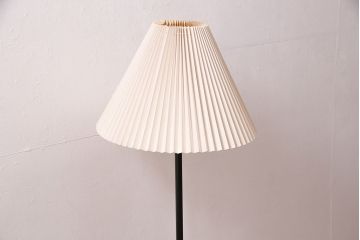 ヴィンテージ家具　デンマーク　シンプルなデザインで取り入れやすいフロアスタンド(スタンド照明、スタンドライト、ビンテージ)(R-050394)