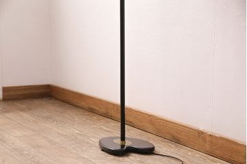 ヴィンテージ家具　デンマーク　シンプルなデザインで取り入れやすいフロアスタンド(スタンド照明、スタンドライト、ビンテージ)(R-050394)