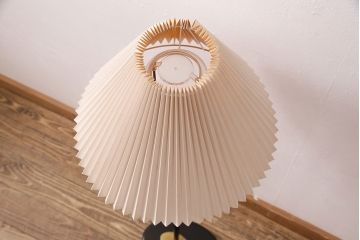 ヴィンテージ家具　デンマーク　シンプルなデザインで取り入れやすいフロアスタンド(スタンド照明、スタンドライト、ビンテージ)(R-050394)